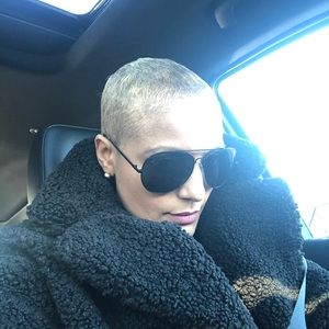 Meet your Posher, Zakia